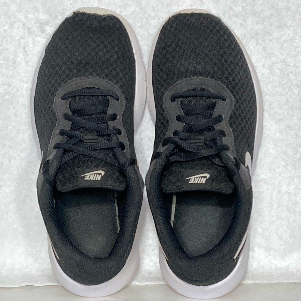 Nike Kids Black/White Tanjun Running Athletic Sneakers Shoes Size 3Y - Picture 5 of 11
